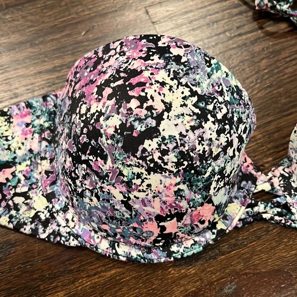 Victoria’s Secret bathing suit top - Picture 2 of 5